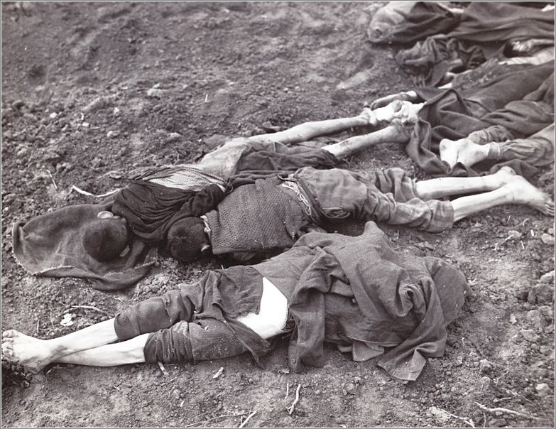 Mauthausen - Corpses found strewn about the camp